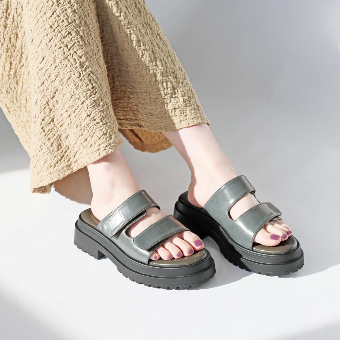 厚底ベルクロサンダル／リーカ（RiiiKa）