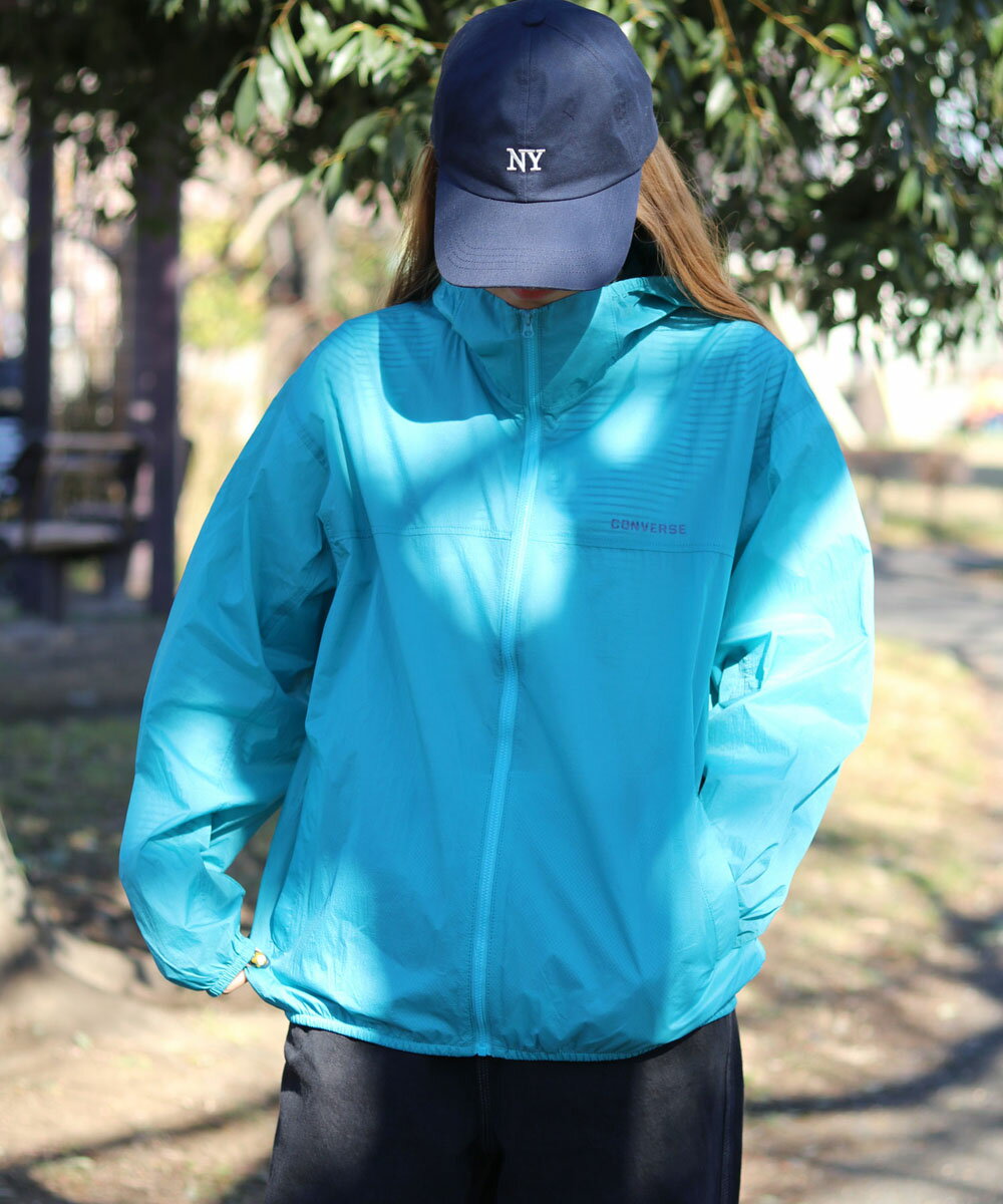 【文庫本1冊分の重さ】超軽量 防花粉 撥水 薄手 ポケッタブル パーカー レディース メンズ／コンバース（Converse）