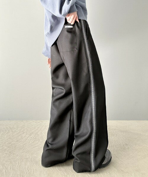 《Javaジャバコラボ》サイドラインでキレイ魅せ。ジャガードブレードワイドトラックスラックス／クラシカルエルフ（Classical Elf）