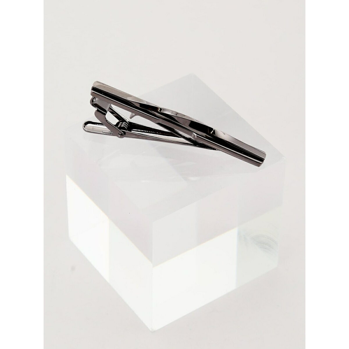 ヒネリデザイン タイバー ／タカキュー（TAKA-Q）