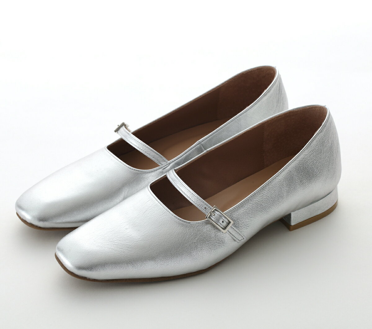 23cm-26cmスクエアトゥベルトストラップフラットパンプス／シルバー／ジーアール（gr.）