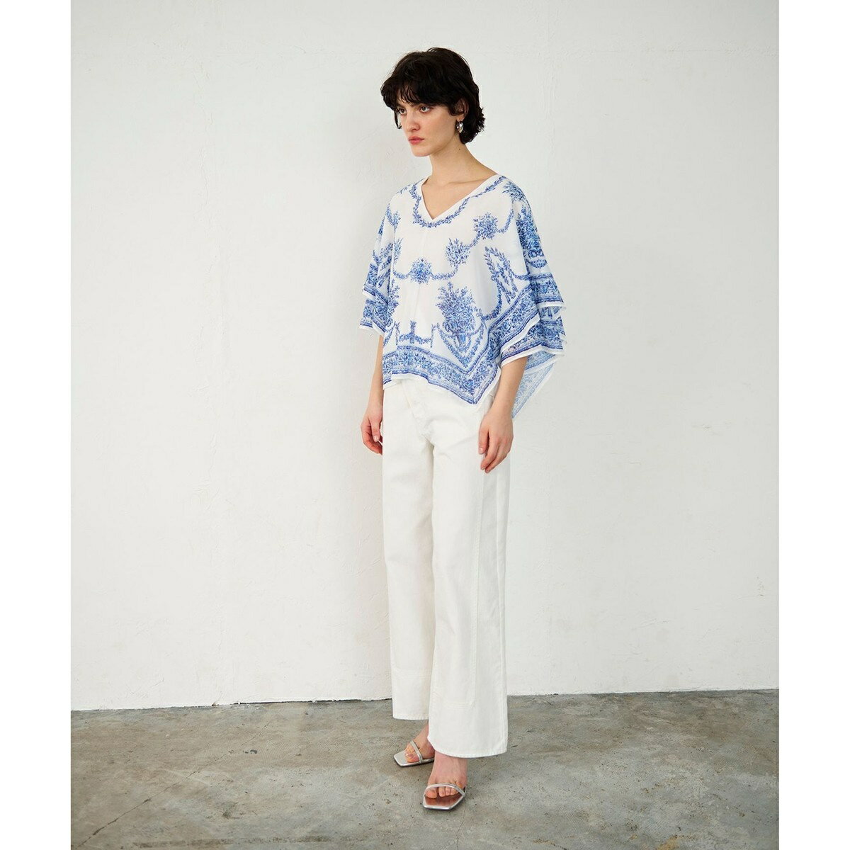 スカーフプリントポンチョトップ／グレースコンチネンタル（GRACE CONTINENTAL）のサムネイル