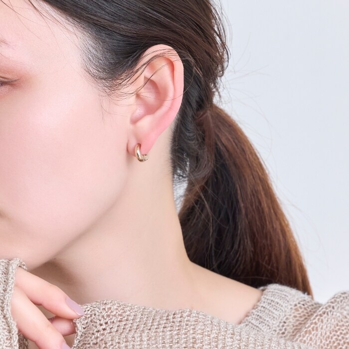 楽天丸井（マルイ）楽天市場店【金属アレルギー対応】シンプルフープスナップイヤリング　シャンパンゴールド／フィービィー（Phoebe）