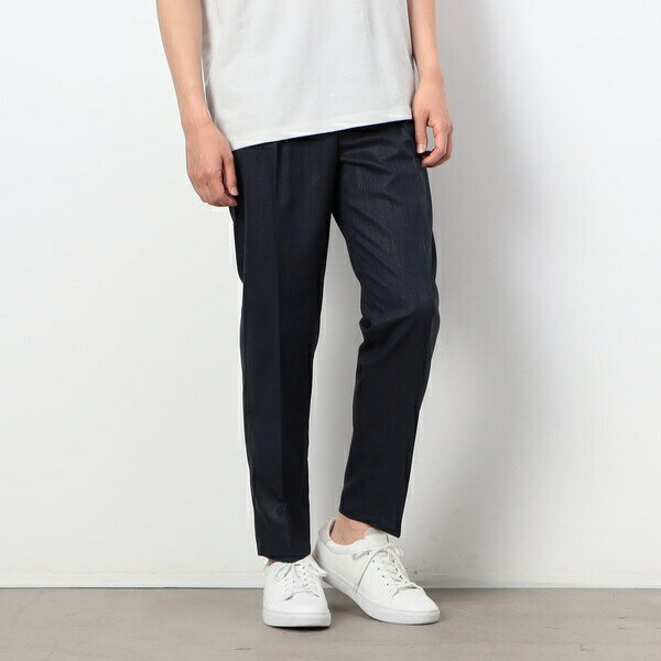 【セットアップ対応】エンボス ストライププリント テーパードパンツ／コムサイズム（COMME CA ISM）