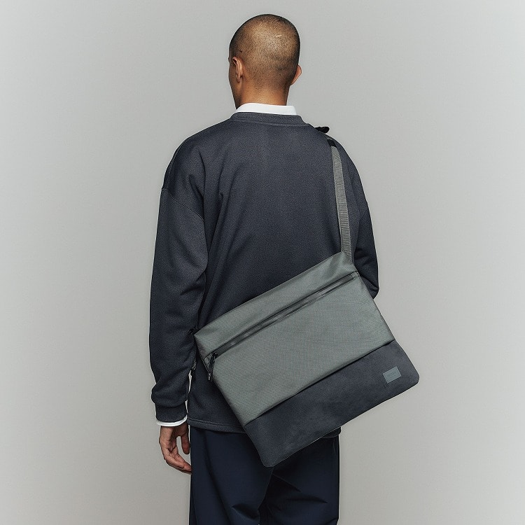 ショルダーバッグ A4 14.0インチPC収納 UNTRACK OUTDOOR／アントラック（UNTRACK）