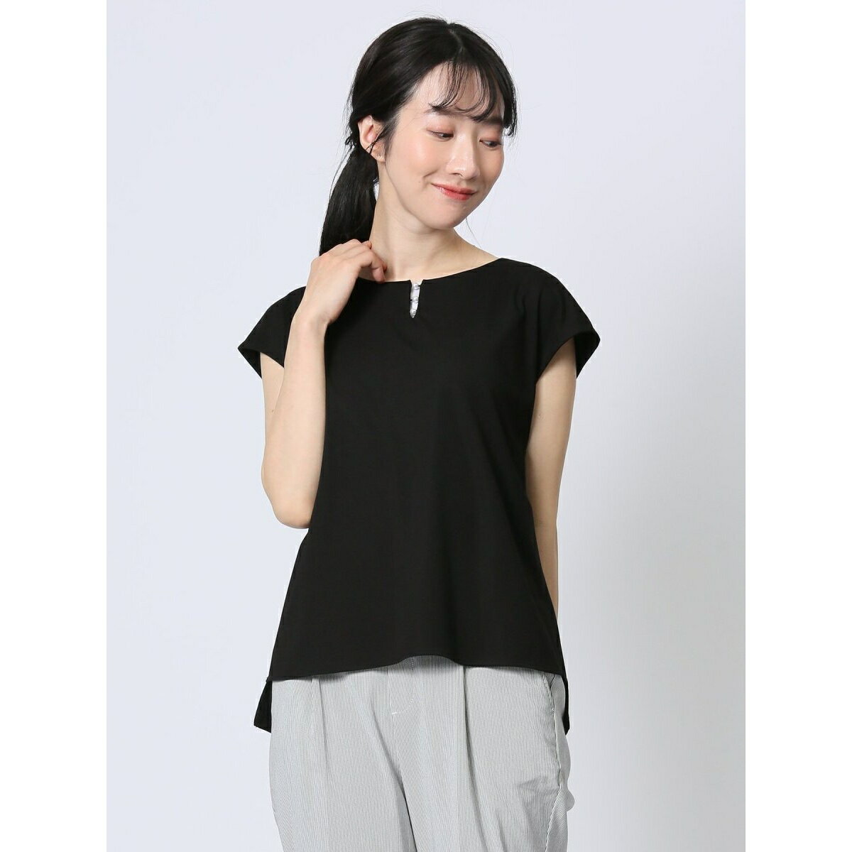 m.f.エディトリアル 接触冷感 フェイクパール付きプルオーバー／m.f.エディトリアル（m.f.editorial）