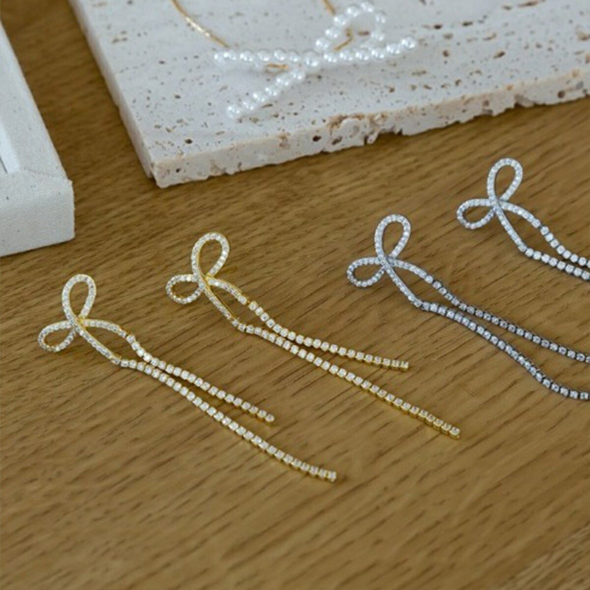 リボンピアス／ベース（BASE）