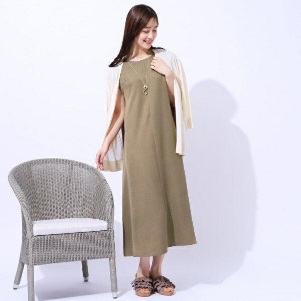 夏でも一枚でさらっと快適 麻調フレンチロングワンピース／シューラルー（SHOOLARUE）のサムネイル