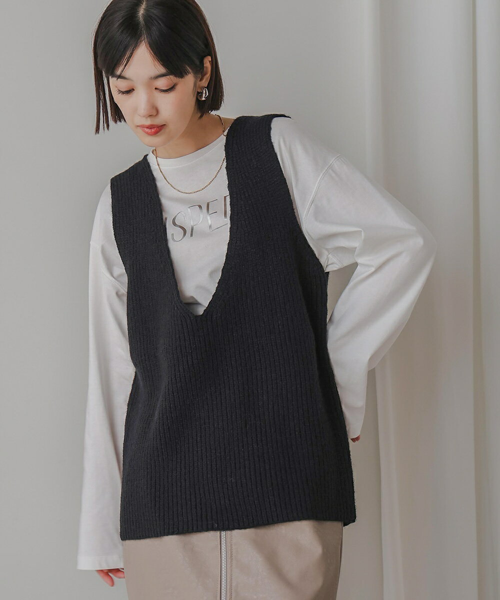 V-neck ribbed vest / Bou Jeloud