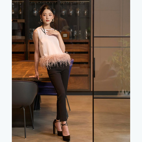 フェザートリムノースリーブトップス／アンビエント（AMBIENT）