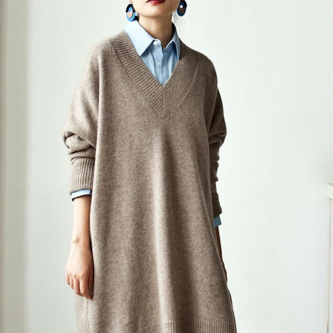 Vネックニットチュニック／メゾンドラティール（maison de LATIR）