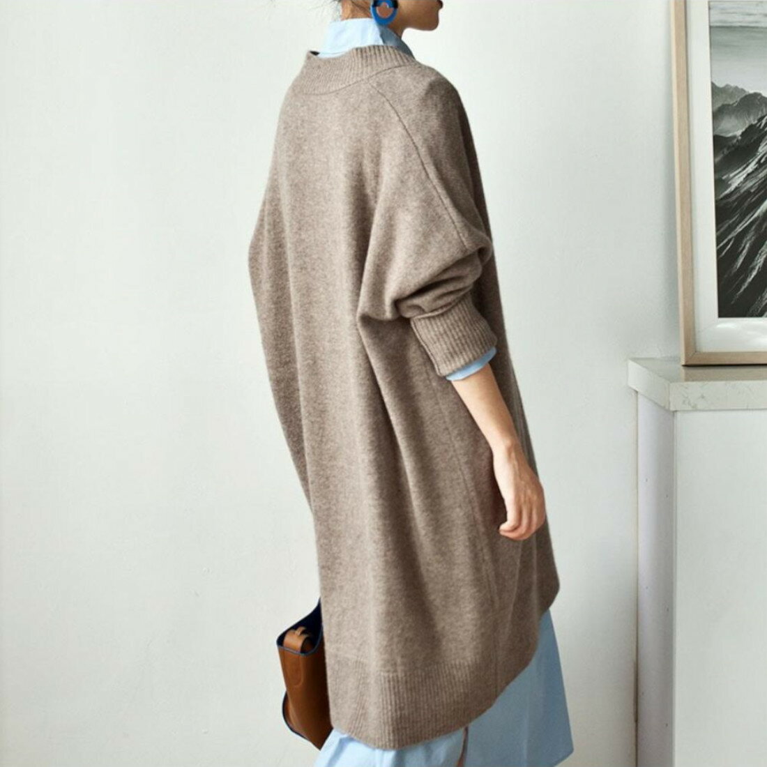 Vネックニットチュニック／メゾンドラティール（maison de LATIR）