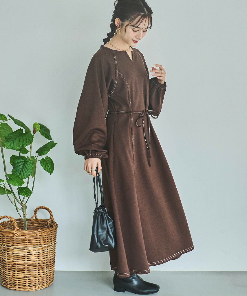 【mil (ミル)】配色ステッチキーネックワンピース【低身長・小柄】／ミル（mil）