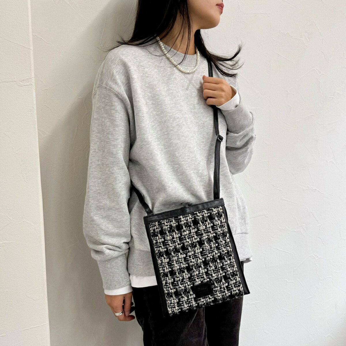 レザーパイピングツィード2WAYポシェット／フレディ＆グロスター（FREDY＆GLOSTER）