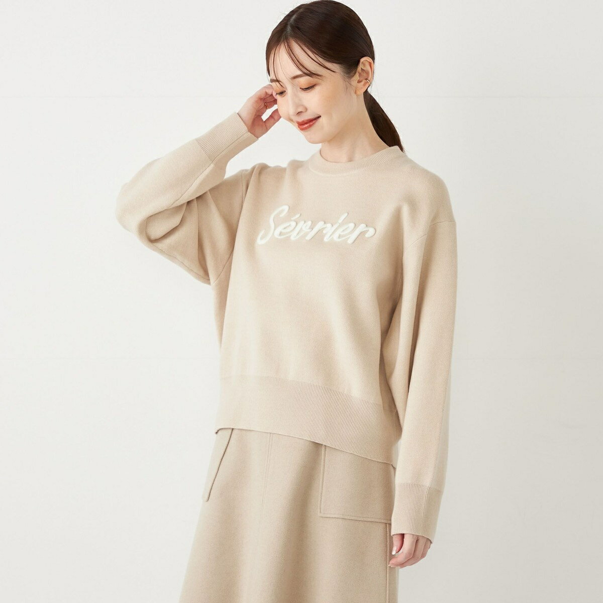 《追加予約》SHIPS Colors: 〈手洗い可能〉ロゴ エンブロイダリー ニット◆／シップス カラーズ（SHIPS Colors）のサムネイル