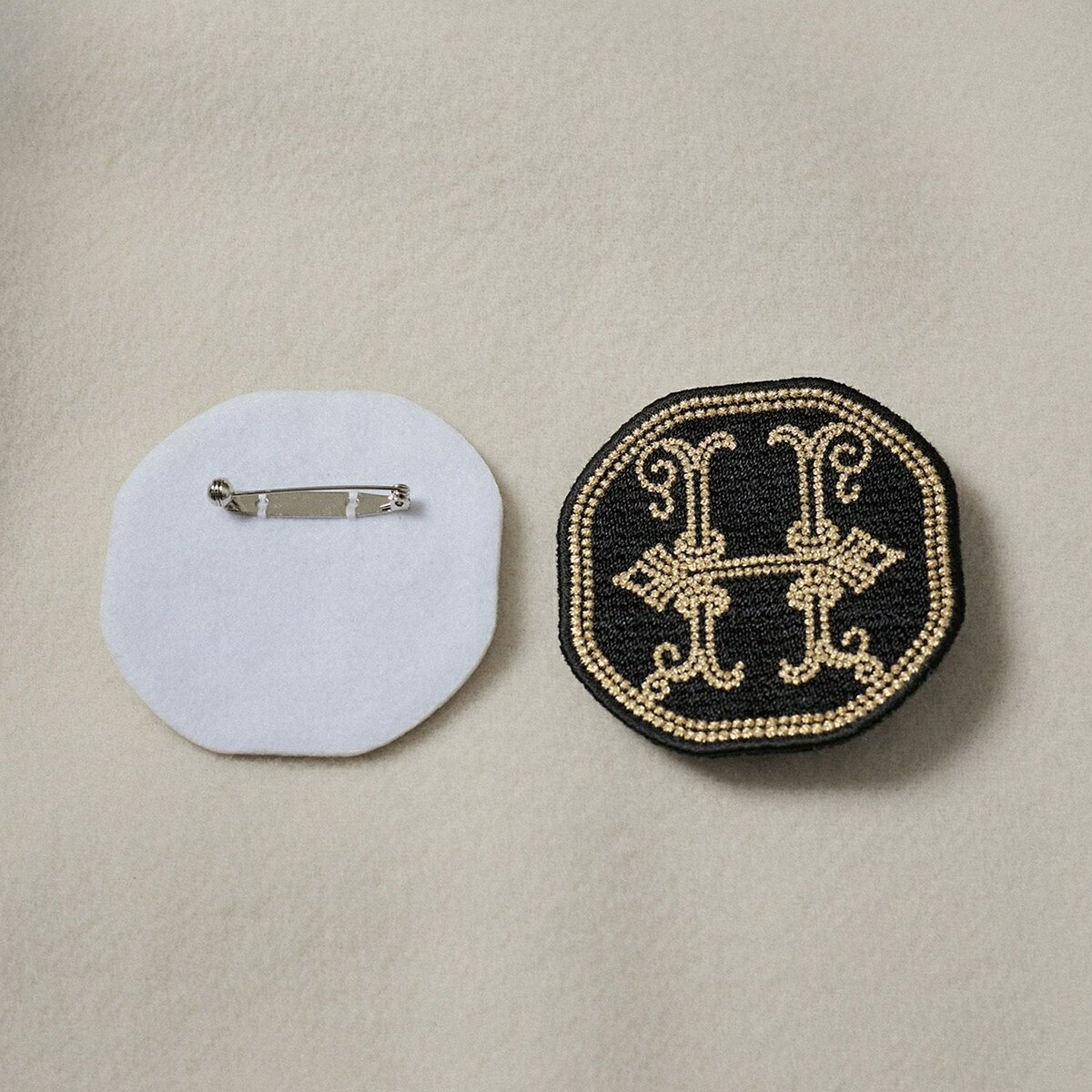 丸井(マルイ)楽天市場店の刺繍ワッペンブローチ＜H＞／サロン アダム エ ロペ（SALON adam et rope' ）｜アングル3
