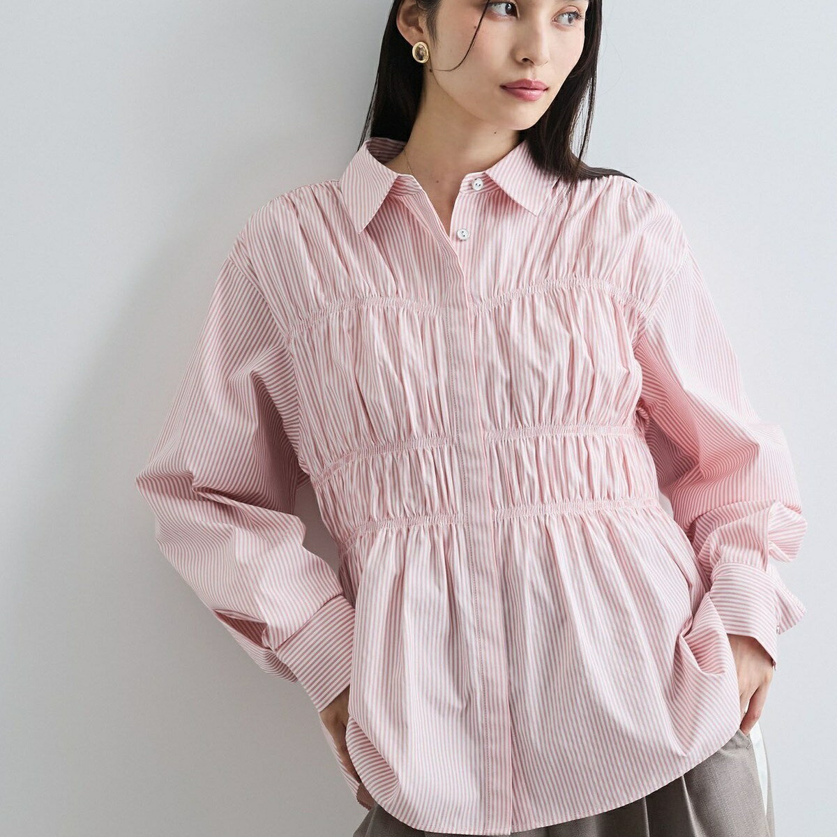 【新色追加】シャーリングデザインシャツ【洗える】／ビス（VIS）のサムネイル