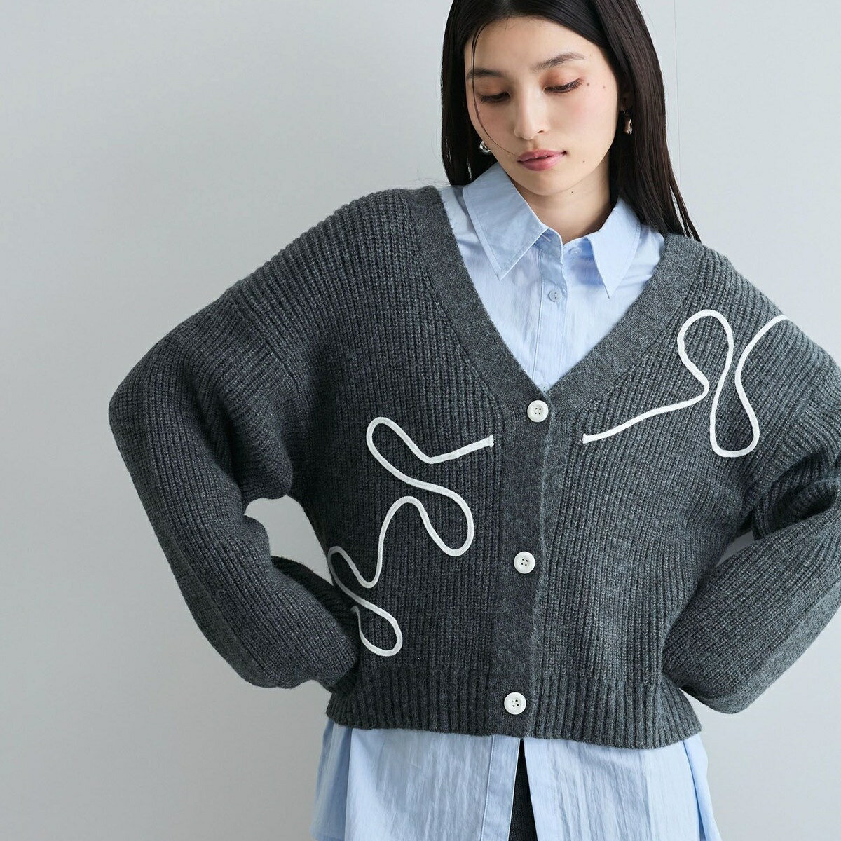 【WEB/一部店舗限定】リボンコード刺繍Vネックカーディガン【セットアップ対応】／ビス（VIS）のサムネイル