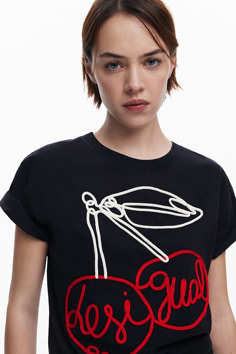 TSCHERRIES Tシャツショートスリーブ／デシグアル（Desigual）