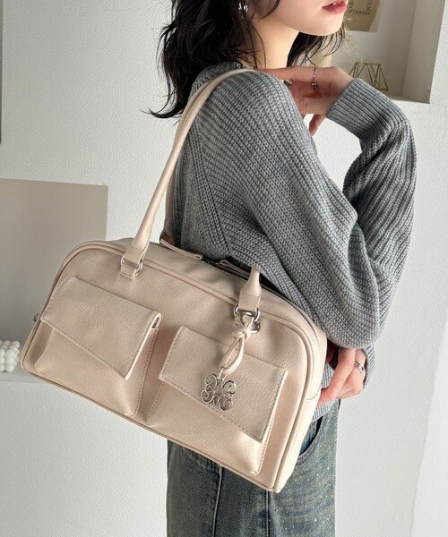 秋の新色登場！【mily bilet】今季マストなトレンドバッグ。チャーム付きショルダーバッグ／クラシカルエルフ（Classical Elf）