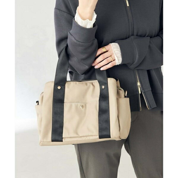 【2WAY】10ポケットバッグ／アー・ヴェ・ヴェ（a.v.v）