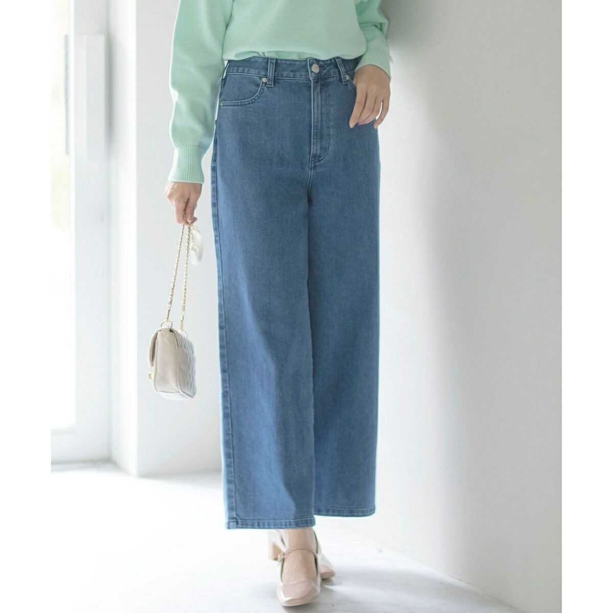 ライトデニム セミワイドパンツ／組曲（KUMIKYOKU）