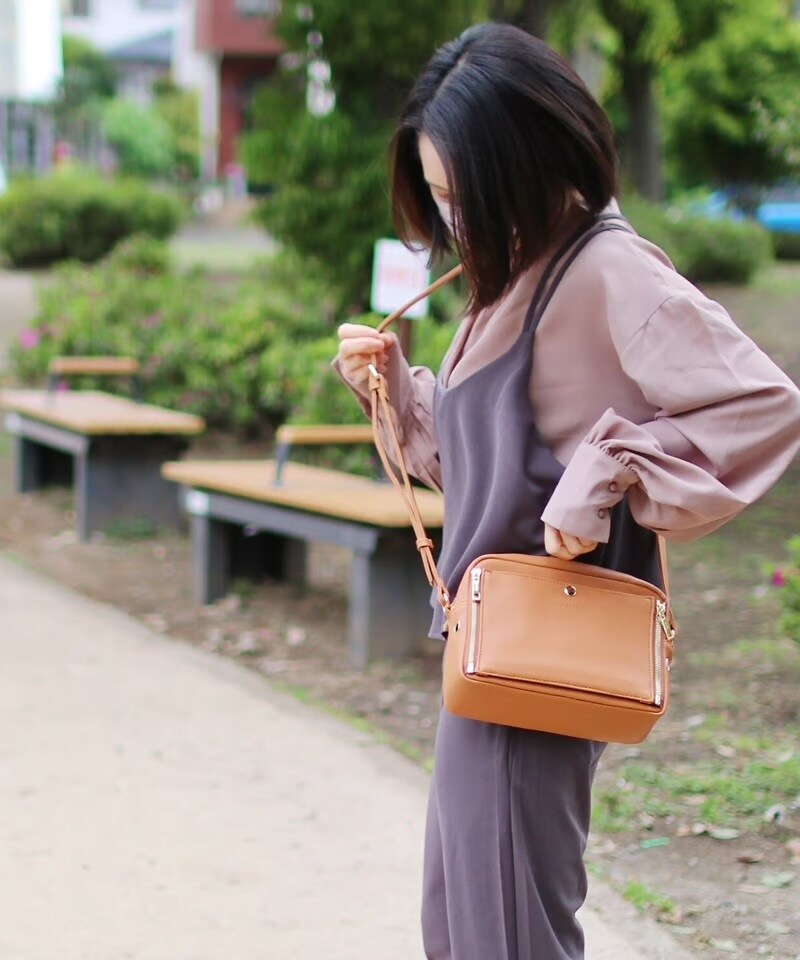 クルア　回転式ミニミニショルダー隠せる痛バッグ／リアレア（REA RARE）