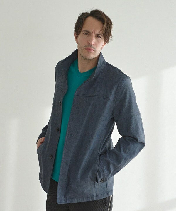 [型番：M0551FJM202]伸縮性に優れたハイパーストレッチ糸を使用したスタンドカラーブルゾン。高過ぎない立ち襟とスラッシュポケットになっている腰ポケットがシャープでスマートな着こなしを演出してくれます。【Rattle Trap/ラトルトラップ】時代と共に変化し続けるライフスタイルにおいてリアルに共存することができるタウンウェア。『ワーク』『ミリタリー』『デニム』をベースに素材とディティールにこだわりを持ちながら今を表現。【画像に関するご注意】※画像はサンプルです。仕様が変更になることがありますのであらかじめご了承ください。※商品の色味につきまして、お客様のお使いのPCのモニター環境、設定により実際のカラーと画像の色味が違って見える場合が御座います。予めご了承の上、ご注文下さい。※屋外での撮影画像は光の加減で、実際の商品より明るく見える場合が御座います。商品の色味は生地アップ・スタジオ撮影の画像をご参考下さい。■カラー：ネイビー、グレー【商品サイズ】S 身幅:50 肩幅:42.6 着丈:65 袖丈:58M 身幅:52 肩幅:44.3 着丈:67.5 袖丈:60L 身幅:54 肩幅:46 着丈:70 袖丈:62※(　)で表記されている数字はヌードサイズです。ヌードサイズとは衣服を身につけない身体のサイズです。お客様ご自身の身体サイズと比較してお選びください。 ■素材： レーヨン74%　ナイロン22%　ポリウレタン4%　別布　コットン100% ■お手入： &nbsp;&nbsp;&gt;&gt;商品のお取り扱い方法 ■原産国： 中国製ハイパーストレッチツイルスタンドカラーブルゾン／ラトルトラップ（RATTLE TRAP）ネイビーグレー画面上と実物では、多少色具合が異なって見える場合がございます。