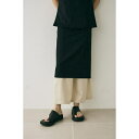 原料の一部にリサイクルポリエステルを使用した程よい光沢感と落ち感が /マウジー(MOUSSY)