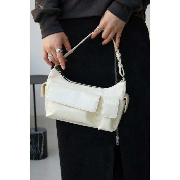 アウトポケットワンハンドルバッグ