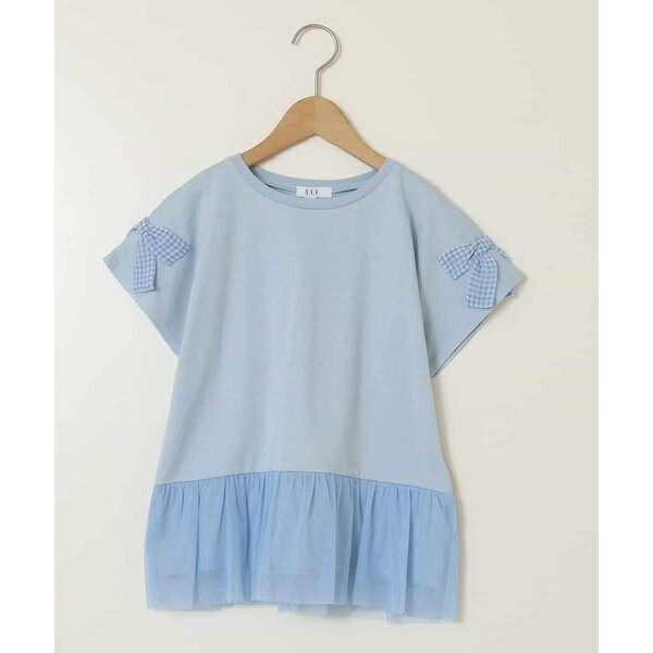 [型番：KJKFA06024]◆かわいい！が詰まったTシャツ◆【デザイン】・チュールのペプラムが涼し気なTシャツ。 ・大き目のギンガムリボンが袖についていて横から見てもかわいい！ ・ふわっとしたペプラムがかわいさUP！ ・ふわっとしたチュールのペプラムでウエストをカバーしてくれる ・チュールは肌あたりの良い柔らかいものを使用。 ・クルーネックデザインで首元すっきり見え【素材】・お肌にやさしいコットン100%素材。【スタイリング】・デザイン性のあるトップスなので、シンプルなボトム合わせも、一気におしゃれに。 ・ミニボトムを合わせてかわいくガーリーなスタイルに。 ・ロング丈のパンツと合わせたお姉さんっぽいスタイリングもおしゃれ。 ・通園・通学や、ご旅行、夏のお出かけコーデに1点投入！【カラー】・ライトブルー…フレンチ感のある爽やかなライトブルー ・ラベンダー…甘さ控えめのガーリ感が人気のラベンダー----------------透け感：なし裏地：なし伸縮性：あり光沢感：なし生地の厚さ：普通----------------≪お気に入り登録機能の使い方≫■商品のお気に入り登録（ハートマークをクリック）再入荷通知や値下げ等、お得なご案内を受けることができます。 ※WEB・一部店舗限定販売です。※同じデザインの140サイズがございます。140サイズ:KJKFB06029----------------※サンプルでの撮影となるため、実際にお届けする商品と仕様やサイズが異なる場合がございます。※商品画像は、光の当たり具合やパソコンなどの閲覧環境により実際の色味と異なって見える場合がございます。 商品の色味の目安は商品単体の画像をご参照ください。■カラー：ライトブルー、ラベンダー110：着丈37 身幅36 ゆき23120：着丈41.5 身幅39 ゆき26130：着丈43.5 身幅42 ゆき28※(　)で表記されている数字はヌードサイズです。ヌードサイズとは衣服を身につけない身体のサイズです。お客様ご自身の身体サイズと比較してお選びください。 ■素材： ライトブルー/ラベンダー：本体 コットン 100% フリル部分 ポリエステル 100% リボン部分 ポリエステル 100% ■お手入： &nbsp;&nbsp;>>商品のお取り扱い方法 ■原産国： 中国[110-130]チュールドッキングリボンTシャツ／アー・ヴェ・ヴェ（a.v.v）ライトブルーラベンダー画面上と実物では、多少色具合が異なって見える場合がございます。