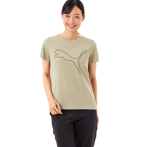 [型番:527332] 商品情報 TADコレクションより、毎日のトレーニング用に設計されたTシャツが登場。独自の吸水速乾機能dryCELLテクノロジーを備えており、トレーニング中も衣服内を快適な状態に保ちます。レギュラーフィットとレギュラー丈、さらに動きやすいサイドベントを採用し、どんなワークアウトにも最適です。機能性とデザイン性を兼ね備えた一着。 特徴 ・dryCELL：吸水速乾の高機能素材により、運動中の衣服内もドライで快適・リサイクル素材使用：より良い未来への一歩としてトリムや装飾を除き100％リサイクル素材を使用しています。 詳細 ・程よいフィット感で快適な着心地のレギュラーフィット・本体:シングルジャージー・レギュラー丈・クルーネック・半袖・プーマロゴ■カラー：3色展開サイズバスト着丈肩幅袖丈S85．058．035．916．6M87．859．337．715．8L91．661．038．217．4※(　)で表記されている数字はヌードサイズです。ヌードサイズとは衣服を身につけない身体のサイズです。お客様ご自身の身体サイズと比較してお選びください。 ■素材： 本体：ポリエステル100％ ■お手入： 洗濯機&nbsp;&nbsp;>>商品のお取り扱い方法 ■原産国： ベトナム製PUMA/プーマ/TAD ESSENTIAL CF LOGO Tシャツ／プーマ（PUMA）82 LUX ARMY画面上と実物では、多少色具合が異なって見える場合がございます。
