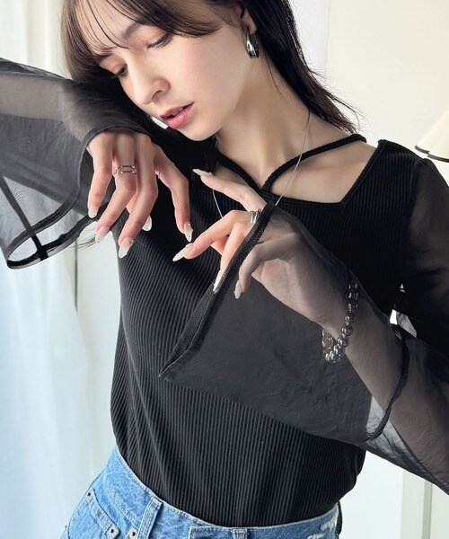 繊細な美しさを纏う。前後2wayオーガンジースリーブリブトップス／クラシカルエルフ（Classical Elf）