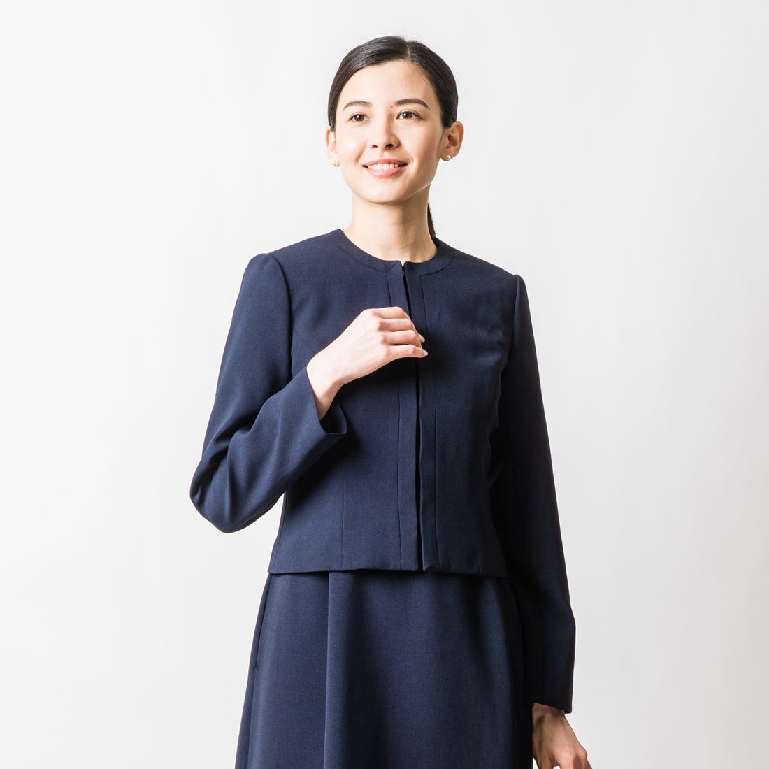 【TBSドラマ「フェイクマミー】フォーマル・お受験スーツ/ノーカラーカラージャケット（濃紺・日本製）／ヴィリーナ（VIRINA）