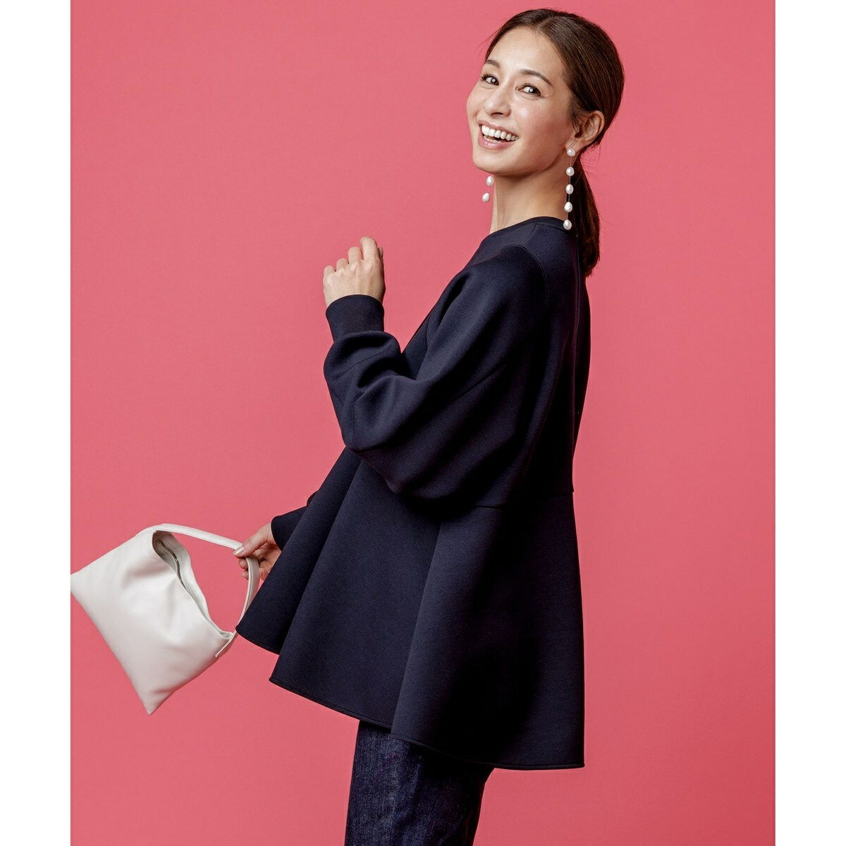 【洗える/ストレッチ】BEAUTY FORM JERSEY ペプラム トップス／アンフィーロ（UNFILO）のサムネイル