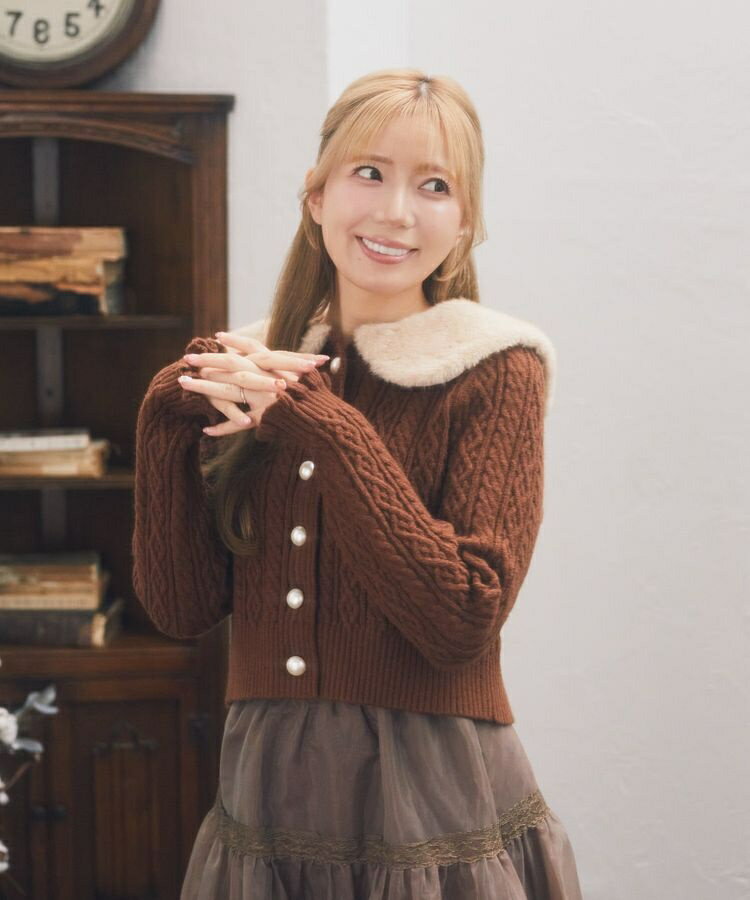 衿ファー付きケーブルカーディガン／アリーム（Areeam）