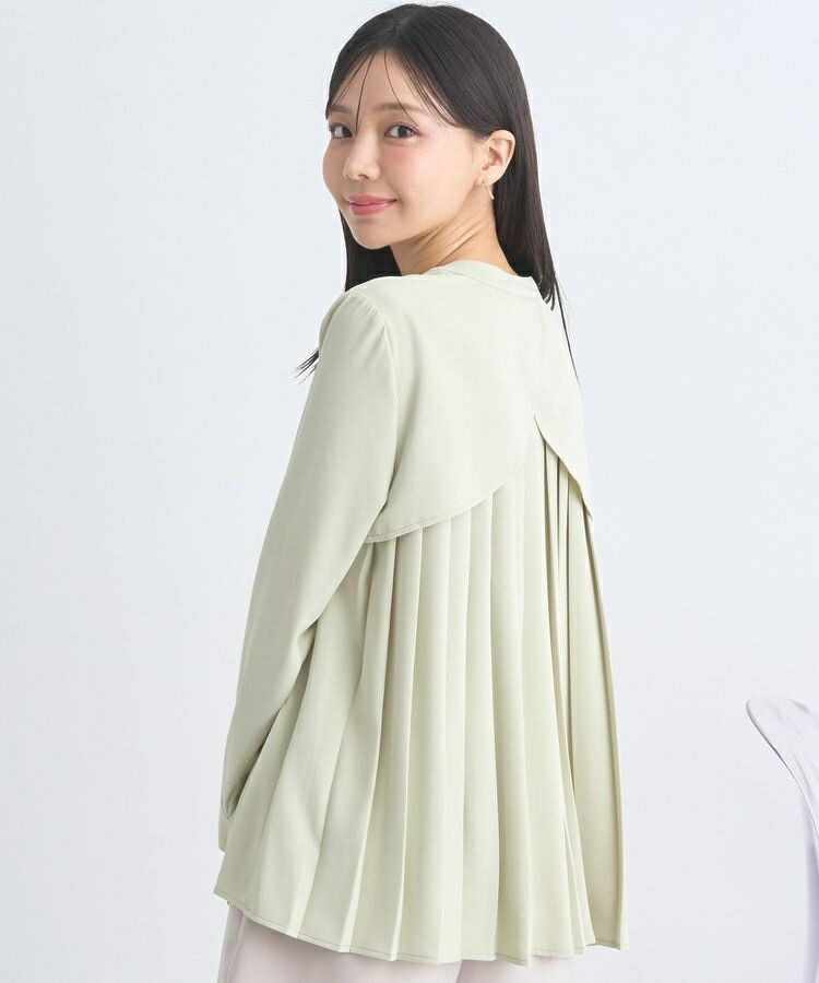 バックプリーツブラウス／アースミュージック＆エコロジー（earth music＆ecology）のサムネイル