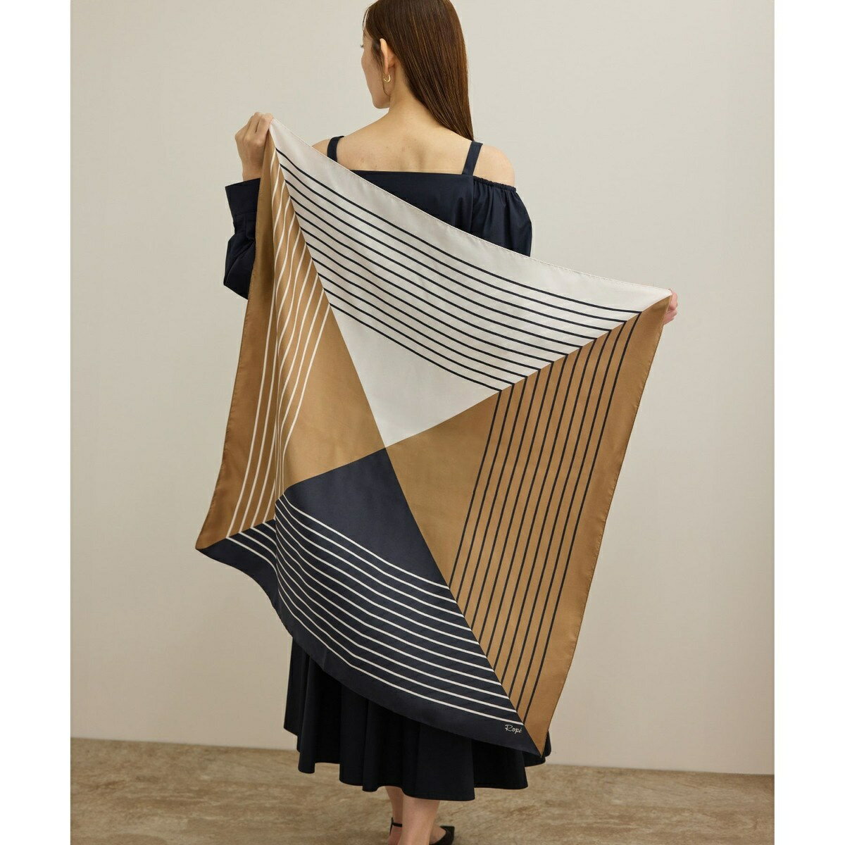 ストライプパターンシルクスカーフ／ロペ（ROPE'）