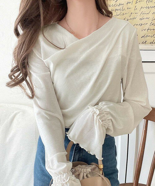 大人の魅力と甘さを兼ね備えた。キャンディースリーブオフショルダードレープネックリブトップス（長袖）／クラシカルエルフ（Classical Elf）