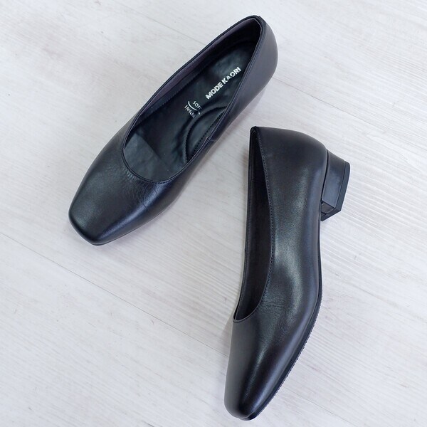 撥水ブラックパンプス/6727／モードカオリ（MODE KAORI）
