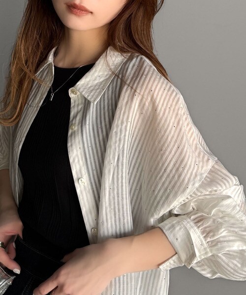 今季らしく着こなせる♪ラインストーンつきオーバーサイズシアーストライプシャツ(長袖)／クラシカルエルフ（Classical Elf）のサムネイル