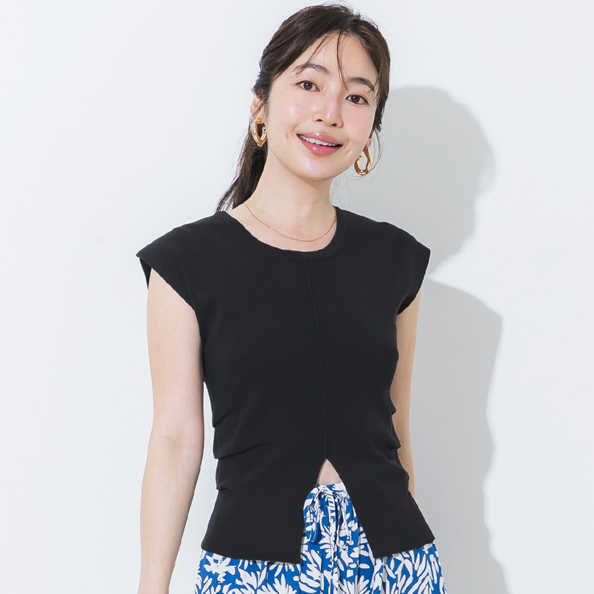 \新色登場／ フロントスリットニット 全2色／コカ（coca）