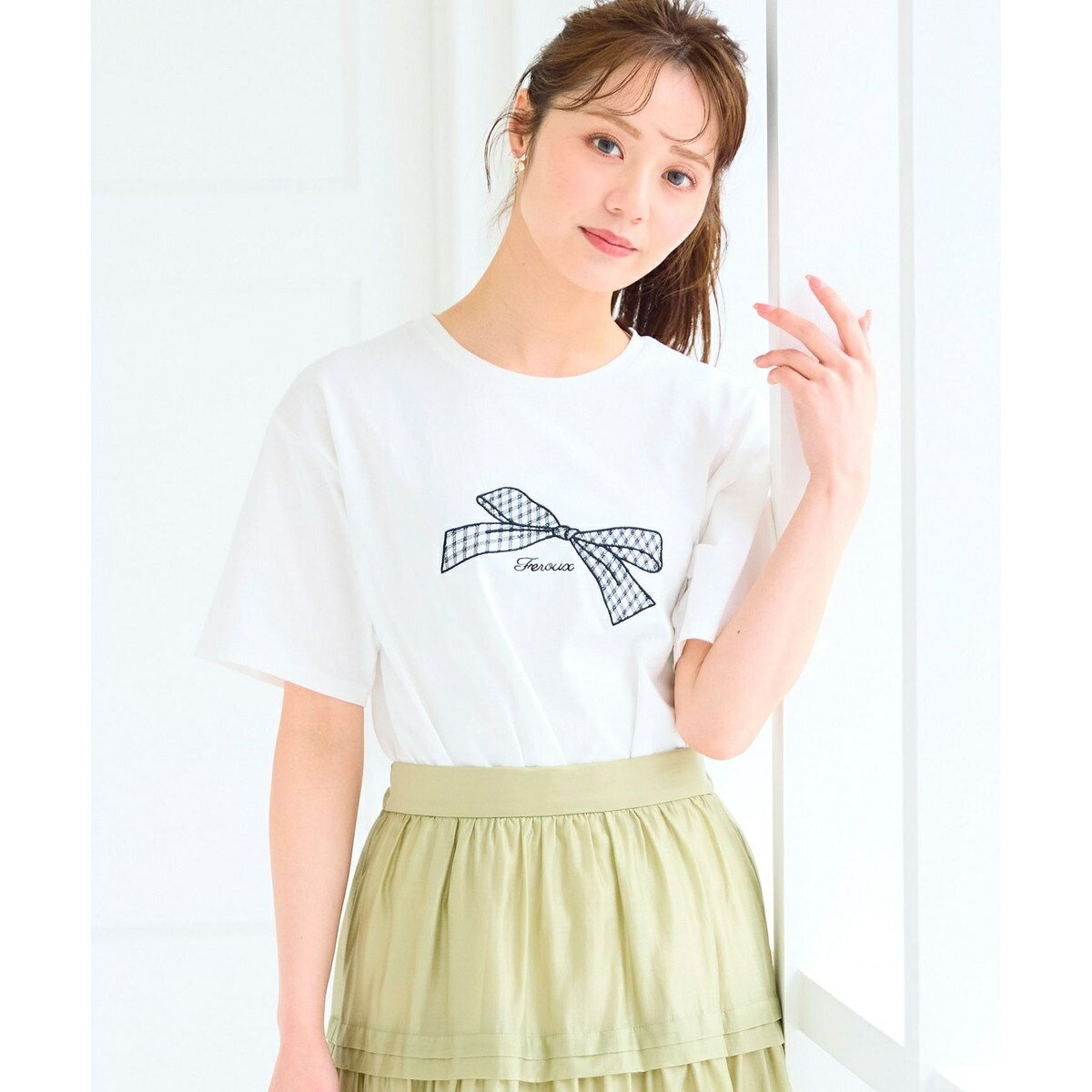 【洗える】リボン刺繍 Tシャツ／フェルウ（Feroux）