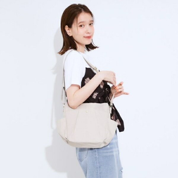 【撥水】フロントタック9ポケットショルダーバッグ／シューラルー（SHOOLARUE）