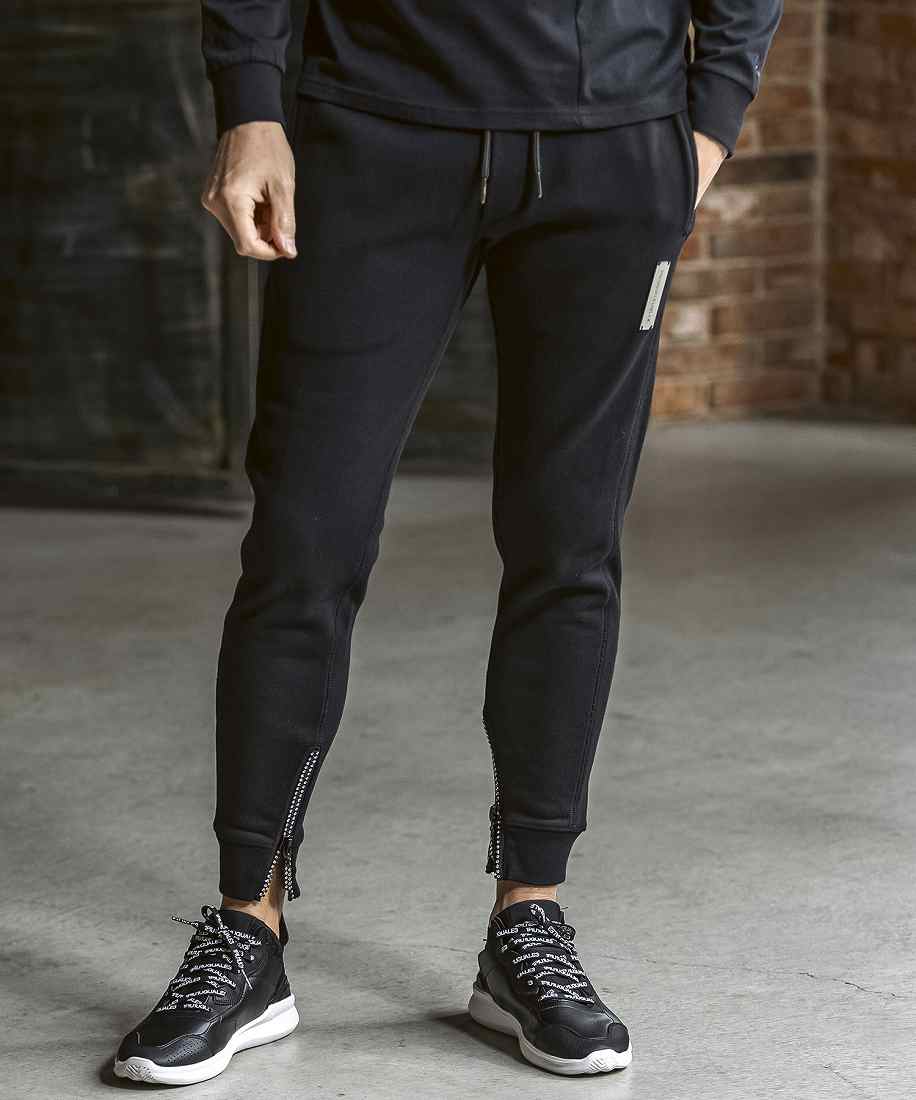 1PIU1UGUALE3 RELAX シルバーロゴプレートスウェットロングパンツ ／ウノピゥウノウグァーレトレ リラックス（1PIU1UGUALE3 RELAX）