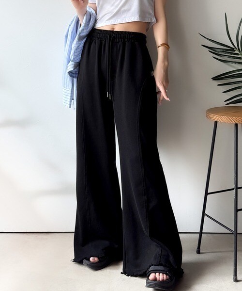 《JaVaジャバコラボ》ディティールで差が付く。裾クラッシュ裏毛美脚フレアパンツ／クラシカルエルフ（Classical Elf）のサムネイル