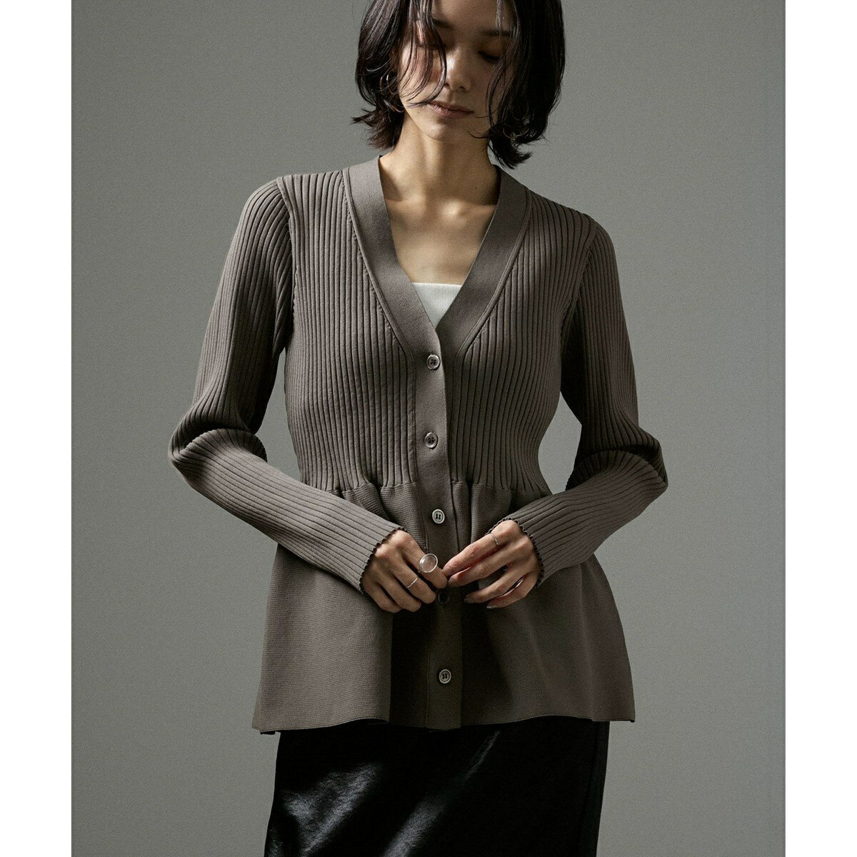 【WEB限定】Vネックペプラムカーディガン 2／サロン アダム エ ロペ（SALON adam et rope' ）