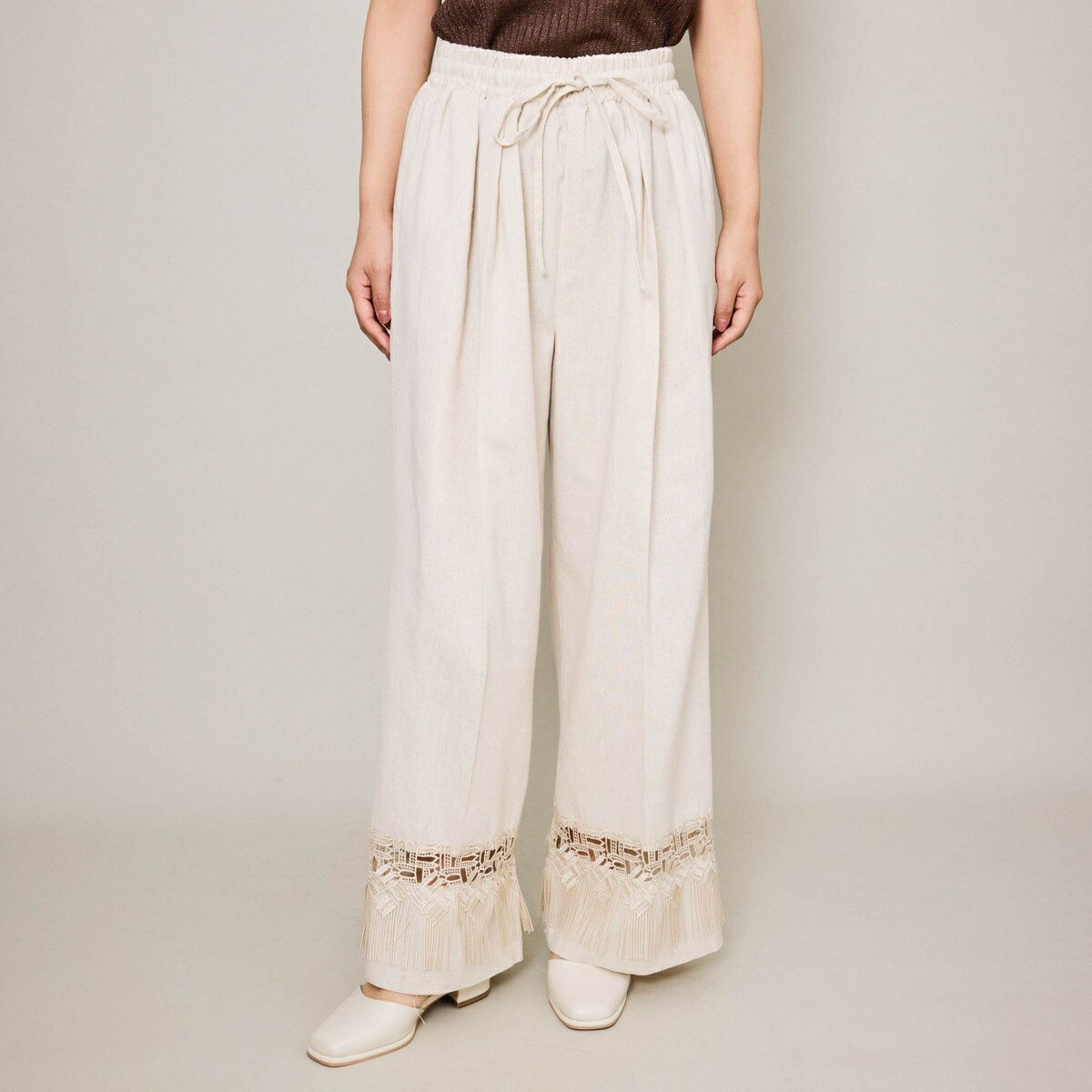 レーヨン麻レースアレンジイージーパンツ≪洗濯機で洗える≫／クイーンズコート（QUEENS COURT）