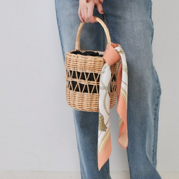 チェーン柄スクエア大判スカーフ／オペークドットクリップ（OPAQUE.CLIP）