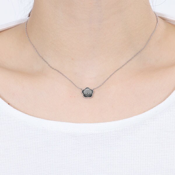 スパークリングデイジー ネックレス／マリークワント（MARY QUANT）のサムネイル